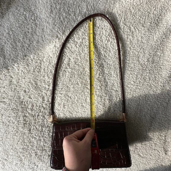 Chocolate Brown Faux Leather Croc Handbag - Picture 4 of 6